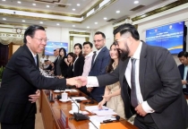 HCMC LEADERS MEET SINGAPOREAN INVESTORS