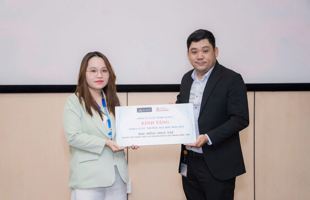 ALTAS LAW trao tặng các suất Học bổng Thực tập ALTAS dành cho những sinh viên có thành tích học tập xuất sắc của Khoa Luật – Trường Đại học Hoa Sen